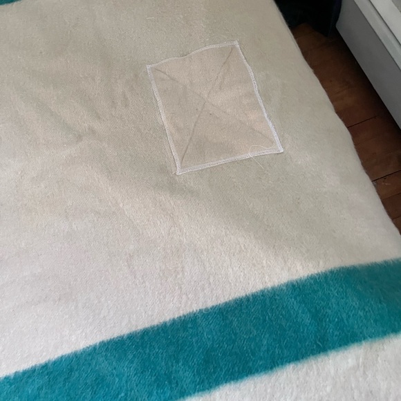 Vintage Hudson Bay, 4 point Wool blanket - Picture 9 of 10
